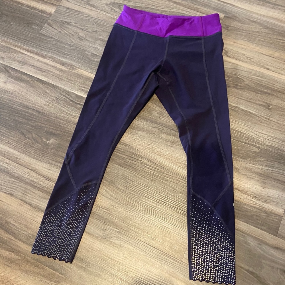 Lululemon leggings size 6